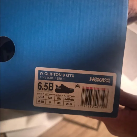 Hoka One Black Athletic Shoes - Picture 4 of 4